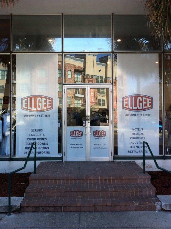 tapiasigns.com-window graphics. Window signs pictures one way vision, sign
installation new orleans , sign removal new orleans  

